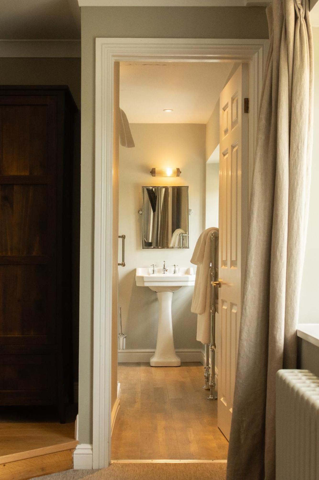 New Inn At Coln Coln St. Aldwyns Room photo