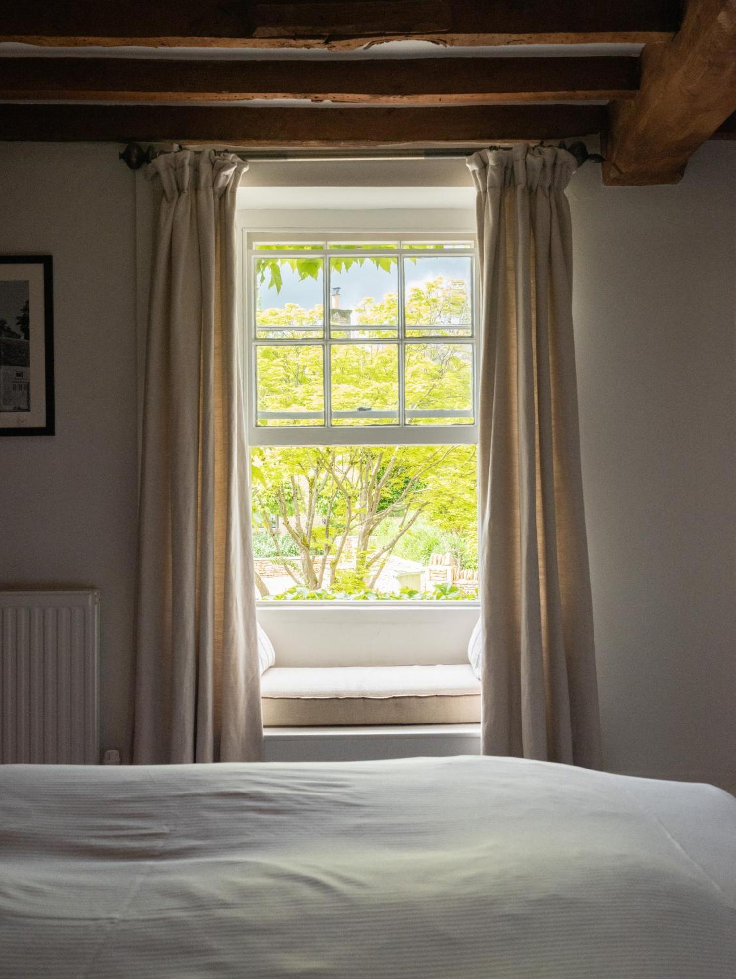 New Inn At Coln Coln St. Aldwyns Room photo